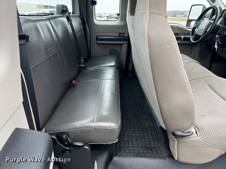 image for item MJ9227 2010 Ford F250 Super Duty XL  SuperCab pickup truck