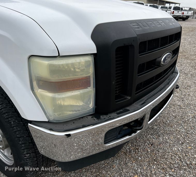 image for item MJ9227 2010 Ford F250 Super Duty XL  SuperCab pickup truck