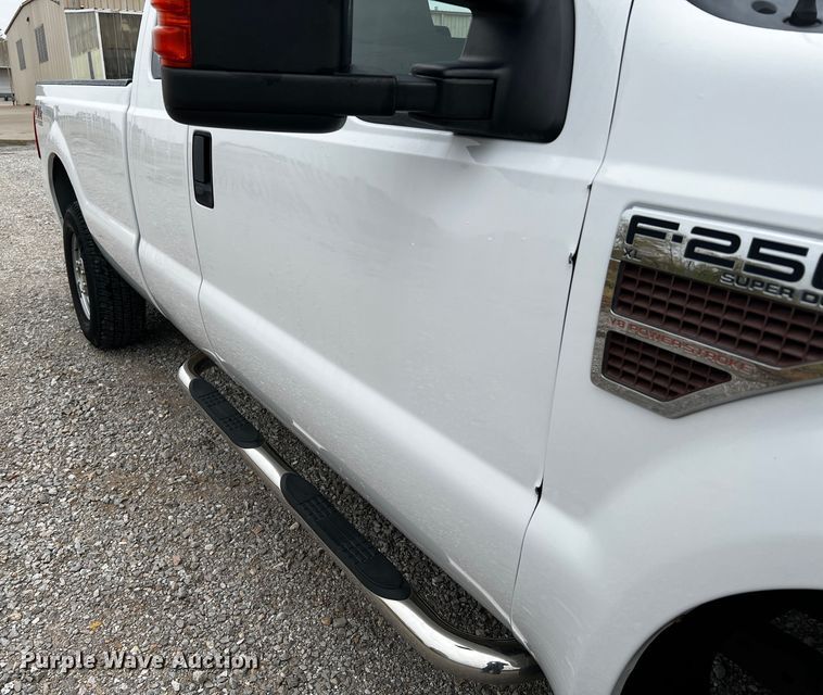 image for item MJ9227 2010 Ford F250 Super Duty XL  SuperCab pickup truck