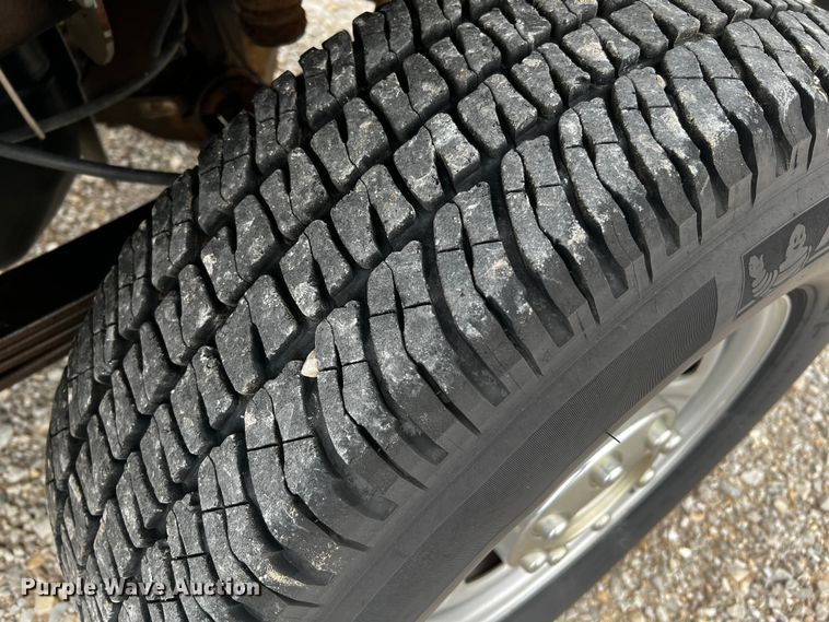 image for item MJ9227 2010 Ford F250 Super Duty XL  SuperCab pickup truck