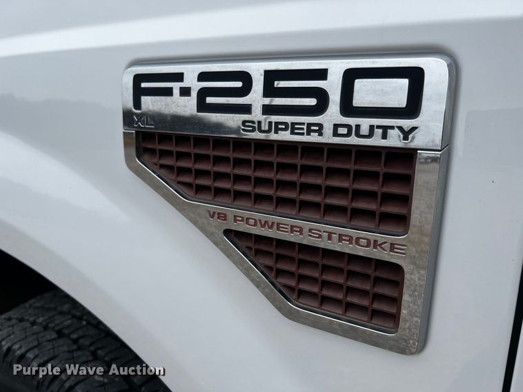 image for item MJ9227 2010 Ford F250 Super Duty XL  SuperCab pickup truck