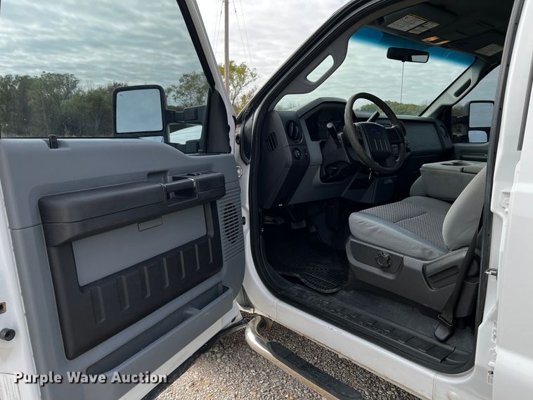 image for item MJ9233 2011 Ford F250 Super Duty XL  Crew Cab pickup truck