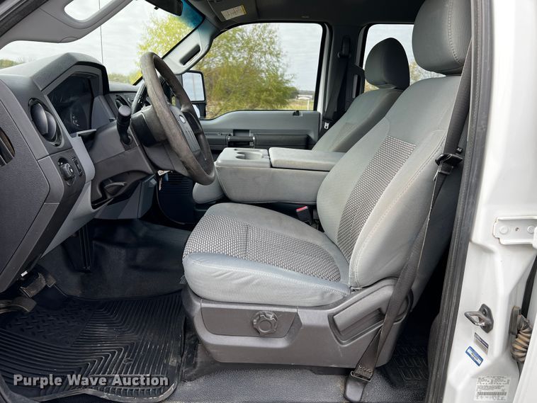 image for item MJ9233 2011 Ford F250 Super Duty XL  Crew Cab pickup truck