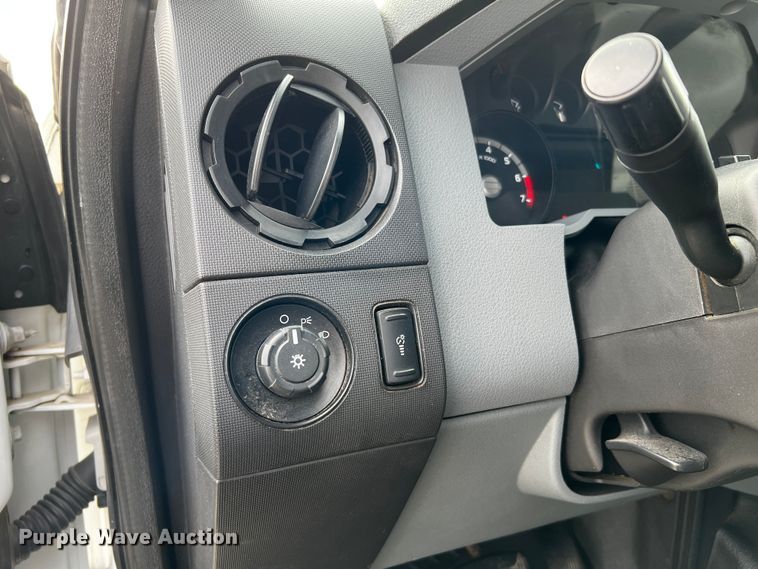 image for item MJ9233 2011 Ford F250 Super Duty XL  Crew Cab pickup truck