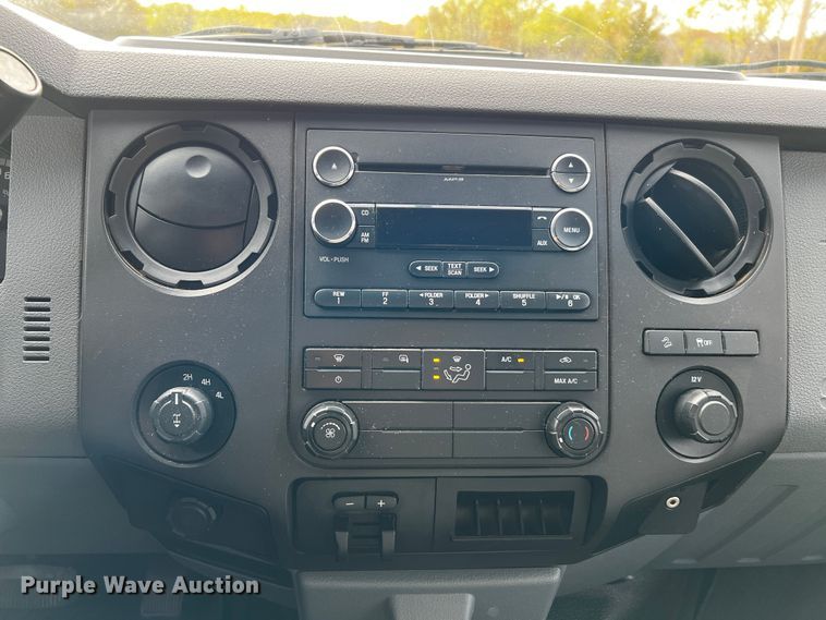 image for item MJ9233 2011 Ford F250 Super Duty XL  Crew Cab pickup truck