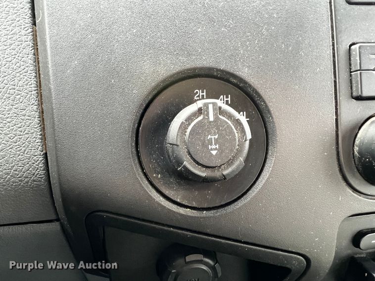 image for item MJ9233 2011 Ford F250 Super Duty XL  Crew Cab pickup truck