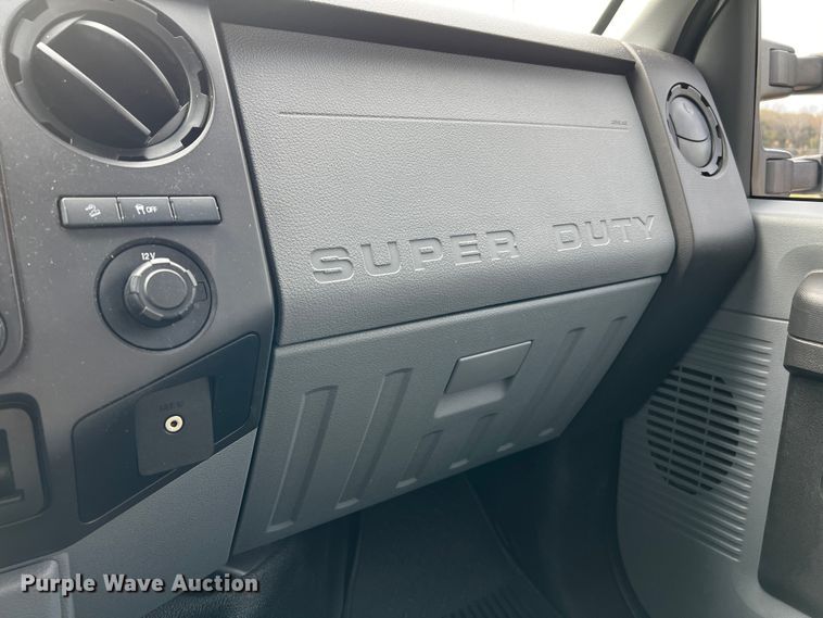 image for item MJ9233 2011 Ford F250 Super Duty XL  Crew Cab pickup truck