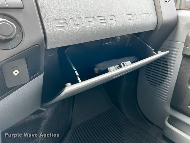 image for item MJ9233 2011 Ford F250 Super Duty XL  Crew Cab pickup truck