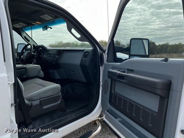 image for item MJ9233 2011 Ford F250 Super Duty XL  Crew Cab pickup truck