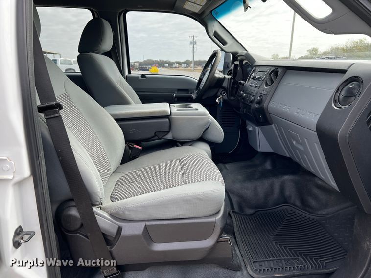 image for item MJ9233 2011 Ford F250 Super Duty XL  Crew Cab pickup truck