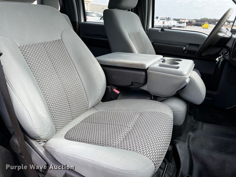 image for item MJ9233 2011 Ford F250 Super Duty XL  Crew Cab pickup truck