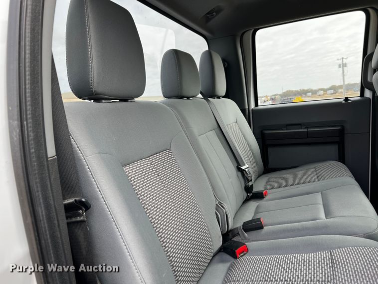 image for item MJ9233 2011 Ford F250 Super Duty XL  Crew Cab pickup truck