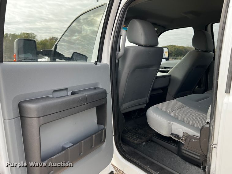 image for item MJ9233 2011 Ford F250 Super Duty XL  Crew Cab pickup truck