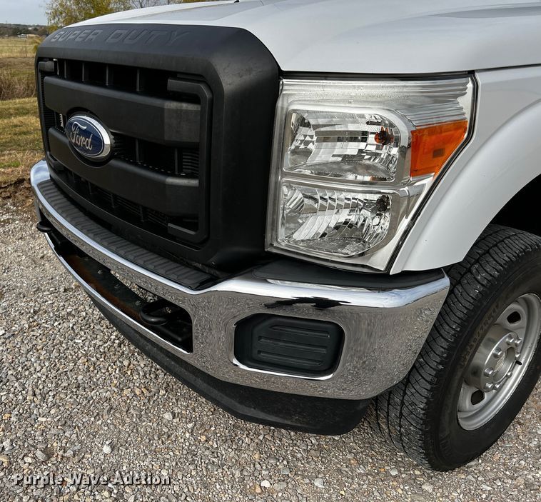 image for item MJ9233 2011 Ford F250 Super Duty XL  Crew Cab pickup truck