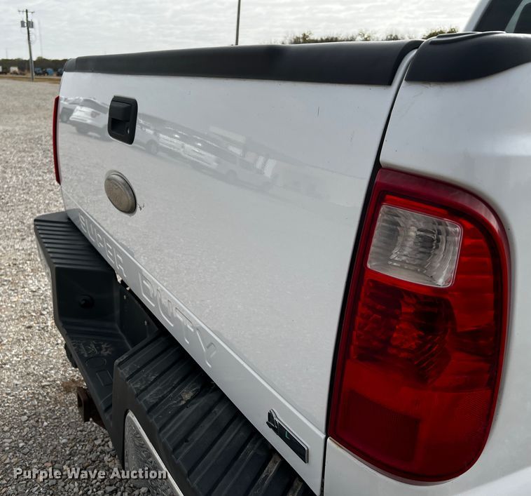 image for item MJ9233 2011 Ford F250 Super Duty XL  Crew Cab pickup truck