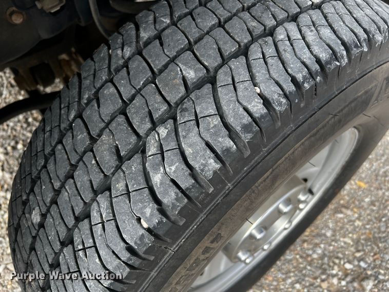 image for item MJ9233 2011 Ford F250 Super Duty XL  Crew Cab pickup truck