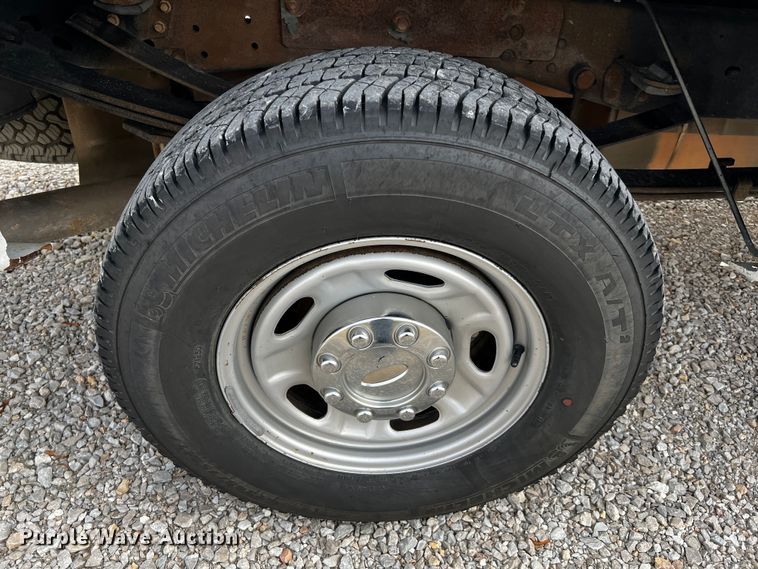 image for item MJ9233 2011 Ford F250 Super Duty XL  Crew Cab pickup truck