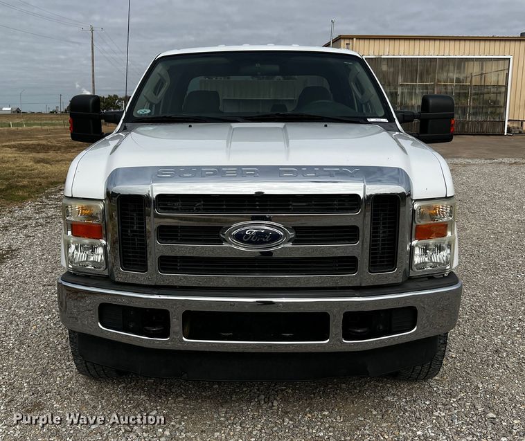 image for item MJ9236 2010 Ford F250 Super Duty XLT  Crew Cab pickup truck