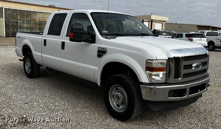 image for item MJ9236 2010 Ford F250 Super Duty XLT  Crew Cab pickup truck