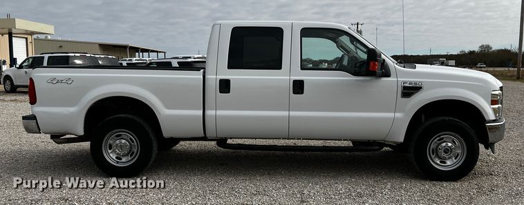 image for item MJ9236 2010 Ford F250 Super Duty XLT  Crew Cab pickup truck