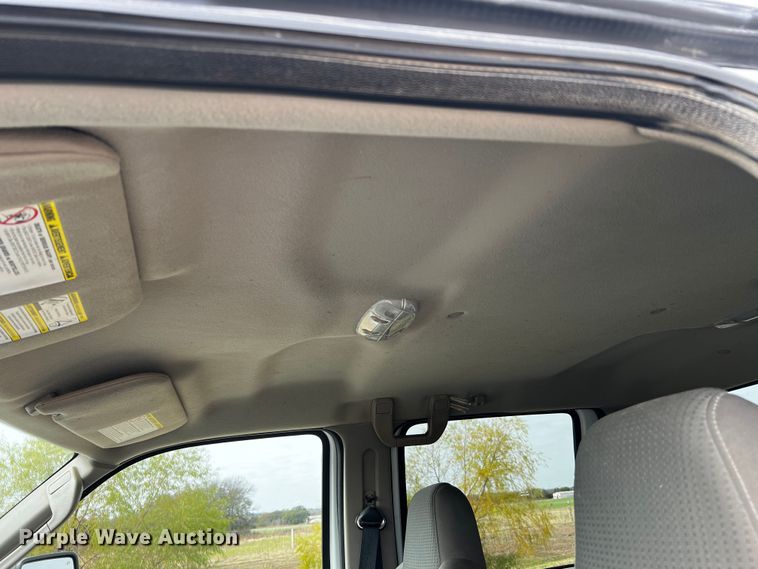 image for item MJ9236 2010 Ford F250 Super Duty XLT  Crew Cab pickup truck