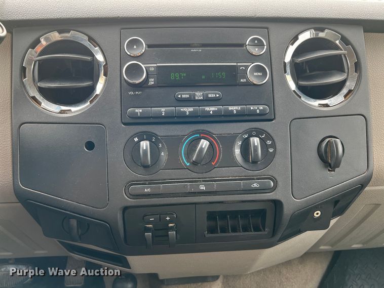 image for item MJ9236 2010 Ford F250 Super Duty XLT  Crew Cab pickup truck