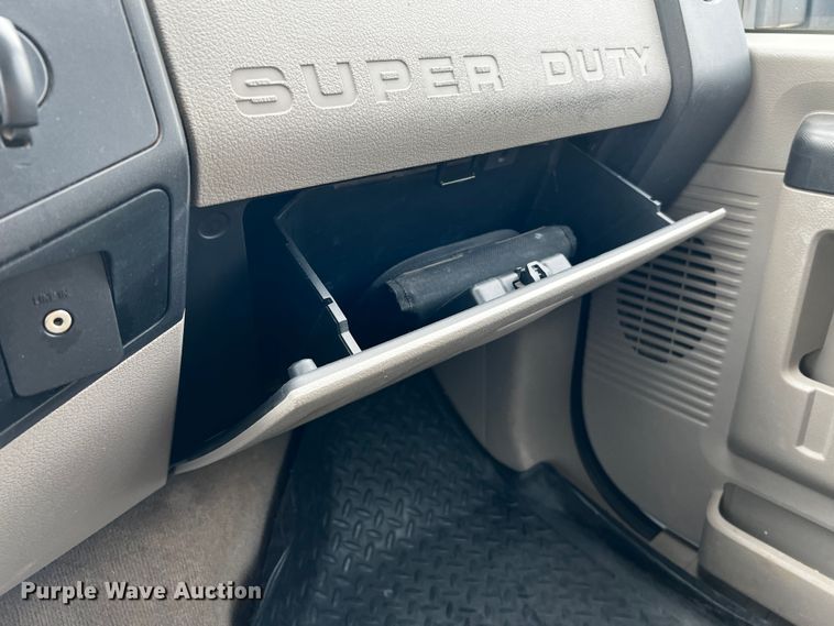 image for item MJ9236 2010 Ford F250 Super Duty XLT  Crew Cab pickup truck