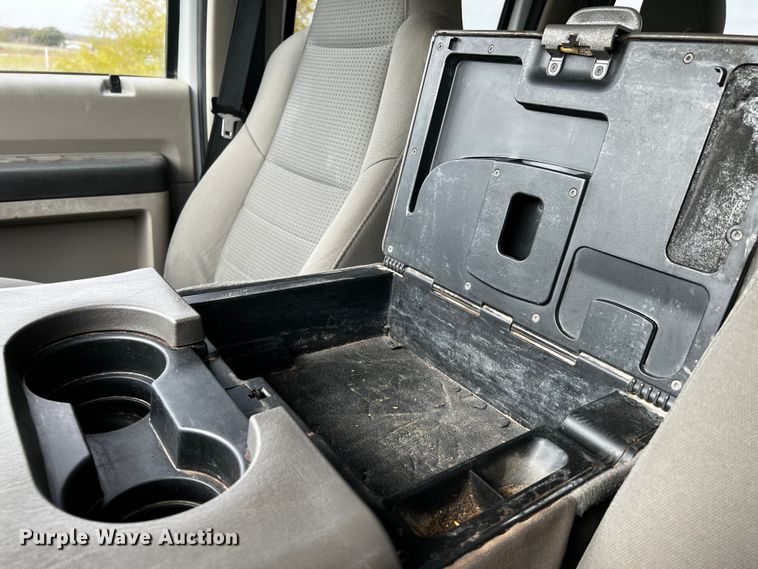 image for item MJ9236 2010 Ford F250 Super Duty XLT  Crew Cab pickup truck