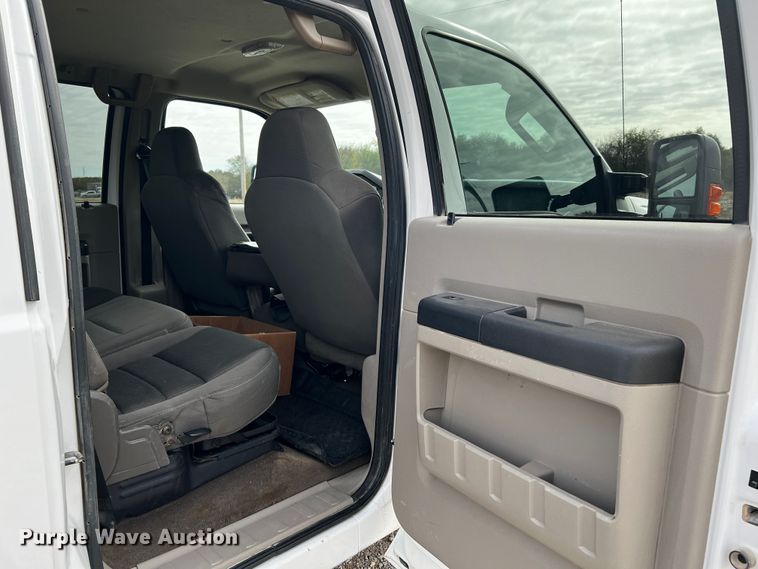 image for item MJ9236 2010 Ford F250 Super Duty XLT  Crew Cab pickup truck