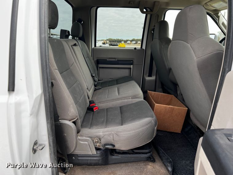 image for item MJ9236 2010 Ford F250 Super Duty XLT  Crew Cab pickup truck