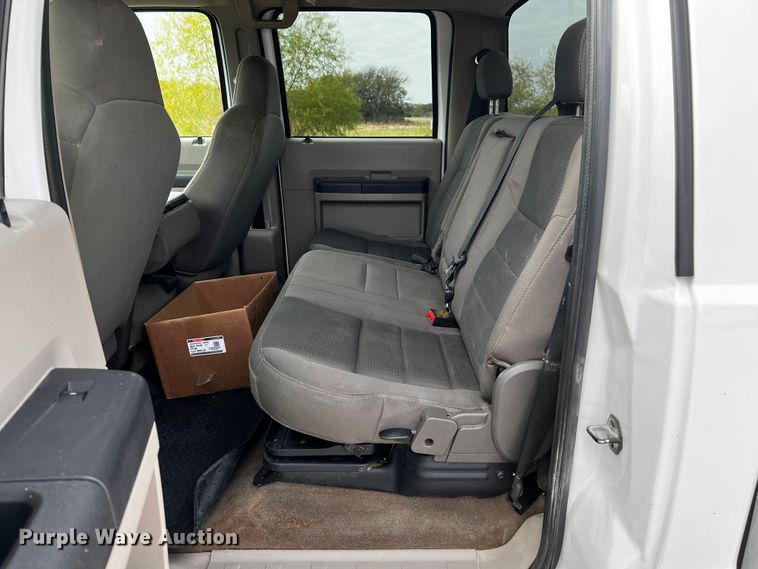 image for item MJ9236 2010 Ford F250 Super Duty XLT  Crew Cab pickup truck