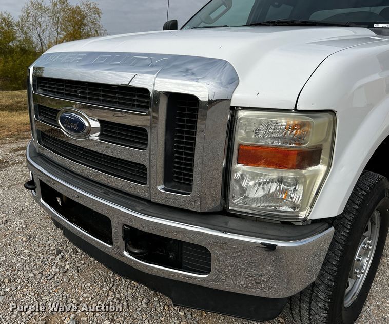 image for item MJ9236 2010 Ford F250 Super Duty XLT  Crew Cab pickup truck