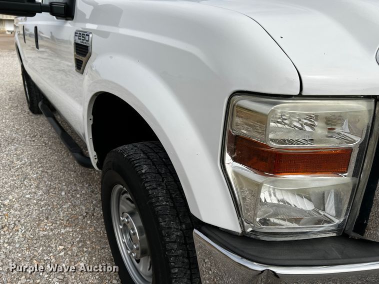image for item MJ9236 2010 Ford F250 Super Duty XLT  Crew Cab pickup truck