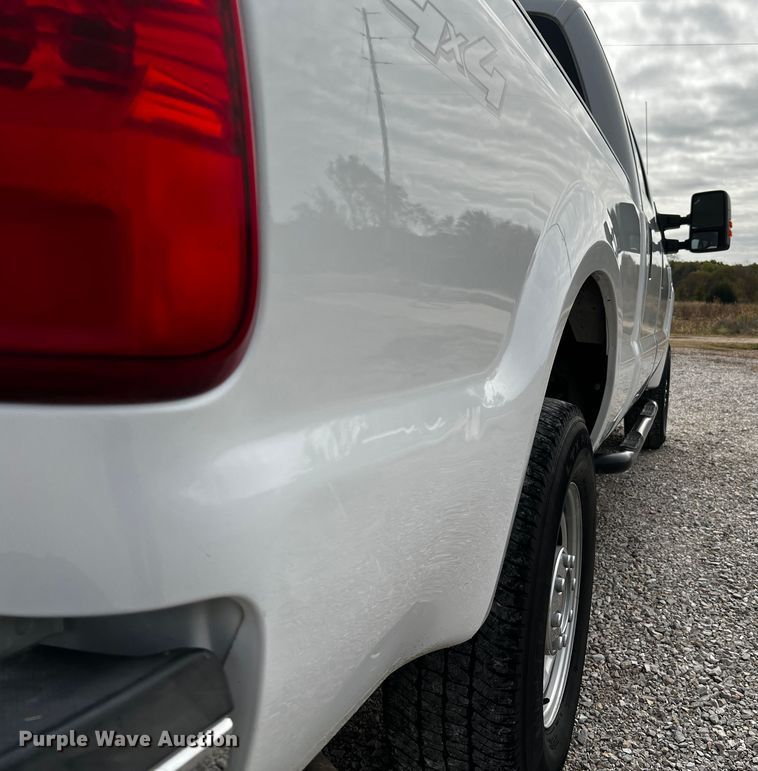 image for item MJ9236 2010 Ford F250 Super Duty XLT  Crew Cab pickup truck