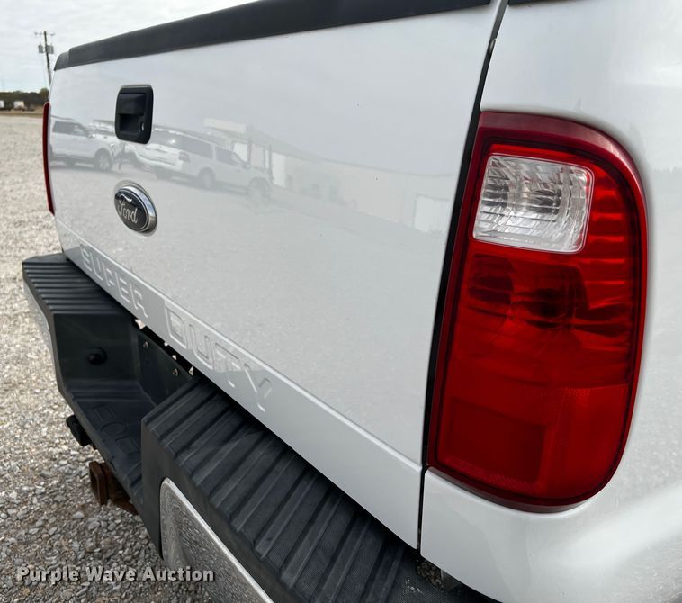 image for item MJ9236 2010 Ford F250 Super Duty XLT  Crew Cab pickup truck