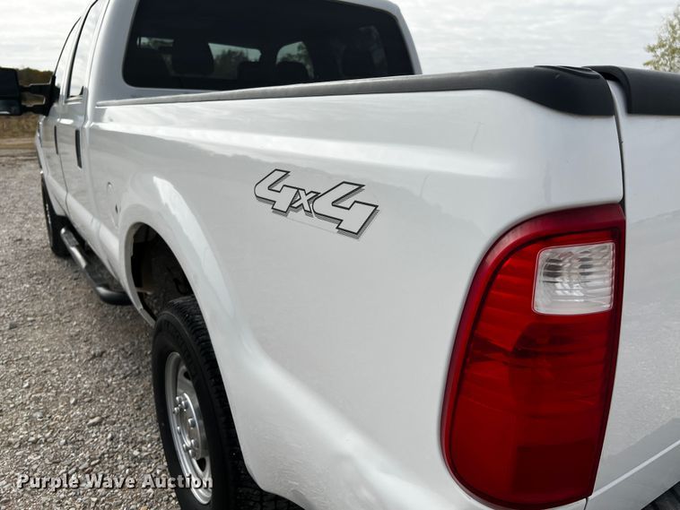 image for item MJ9236 2010 Ford F250 Super Duty XLT  Crew Cab pickup truck