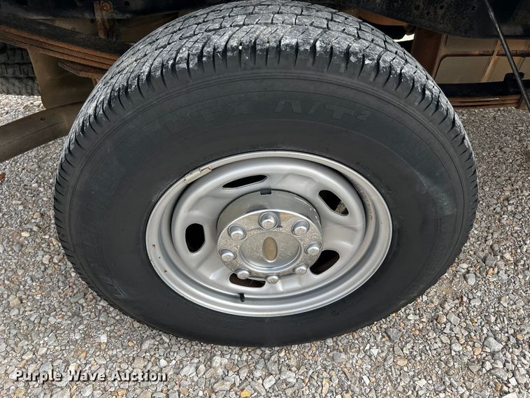 image for item MJ9236 2010 Ford F250 Super Duty XLT  Crew Cab pickup truck