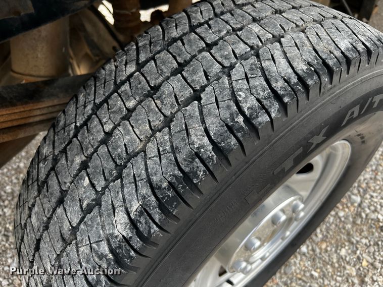 image for item MJ9236 2010 Ford F250 Super Duty XLT  Crew Cab pickup truck