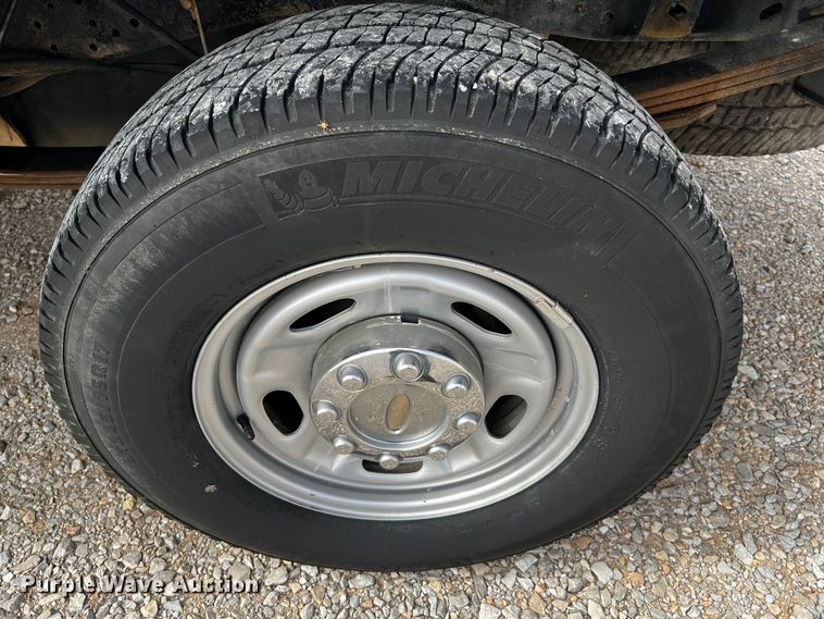 image for item MJ9236 2010 Ford F250 Super Duty XLT  Crew Cab pickup truck