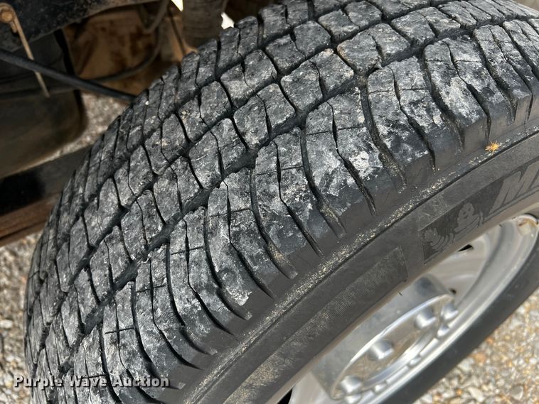 image for item MJ9236 2010 Ford F250 Super Duty XLT  Crew Cab pickup truck