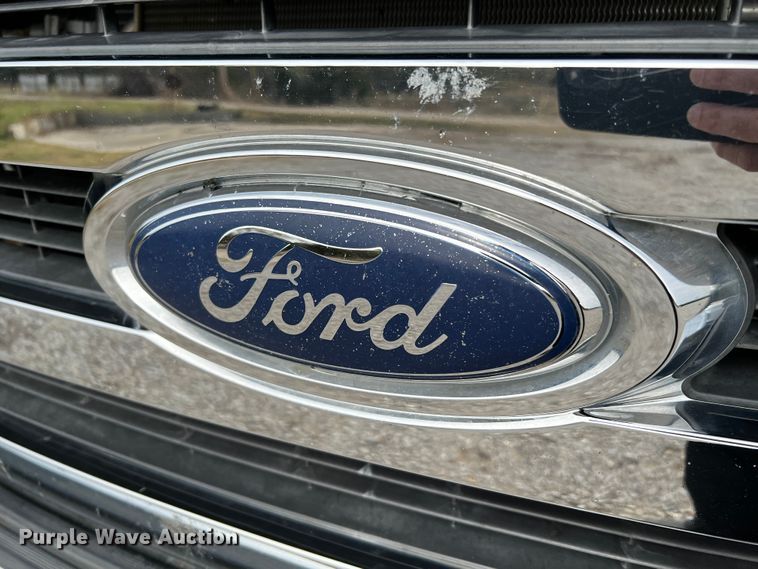 image for item MJ9236 2010 Ford F250 Super Duty XLT  Crew Cab pickup truck