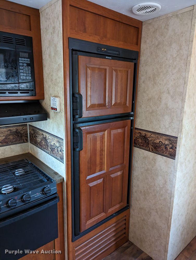 image for item MJ9238 2011 Keystone Cougar CG31SQB11  camper