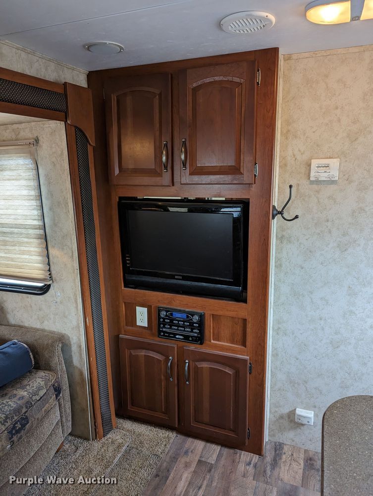 image for item MJ9238 2011 Keystone Cougar CG31SQB11  camper