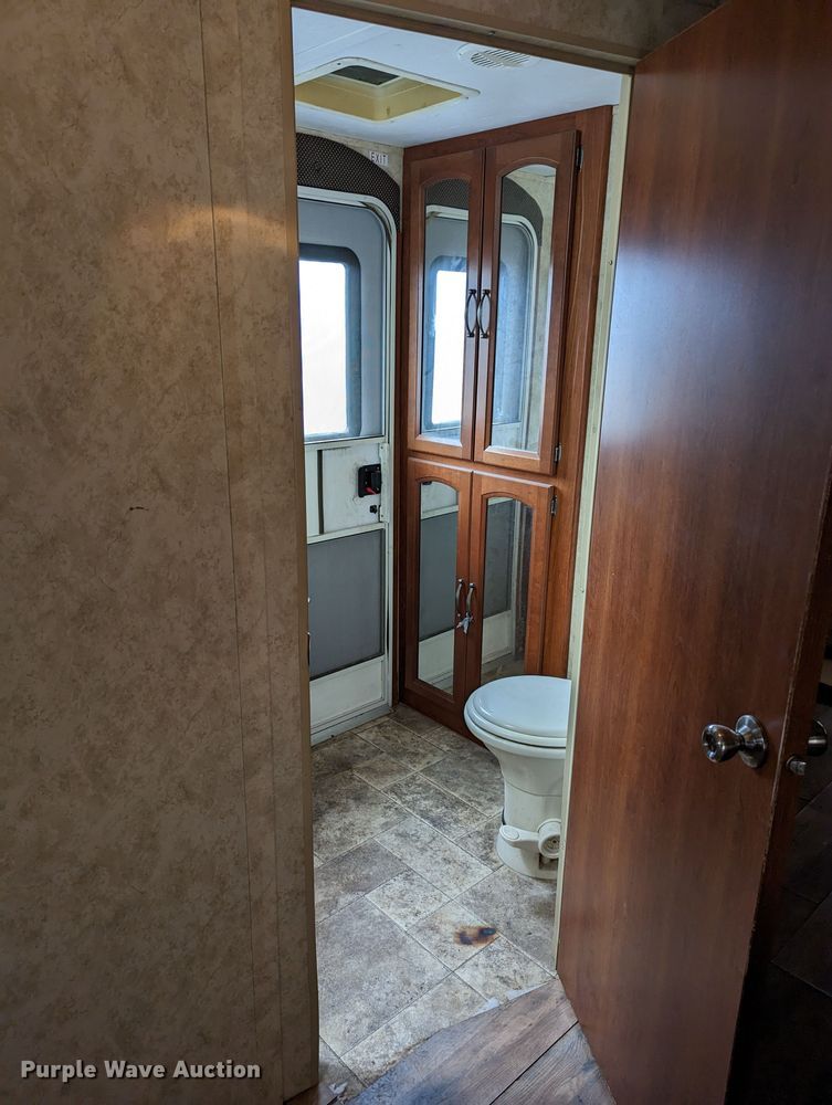 image for item MJ9238 2011 Keystone Cougar CG31SQB11  camper