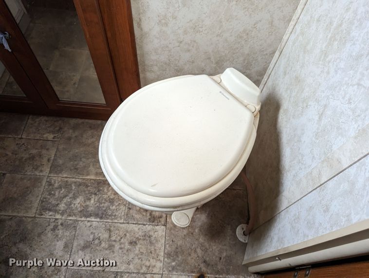 image for item MJ9238 2011 Keystone Cougar CG31SQB11  camper