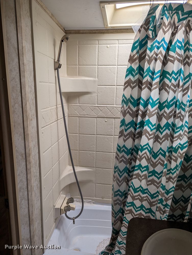 image for item MJ9238 2011 Keystone Cougar CG31SQB11  camper