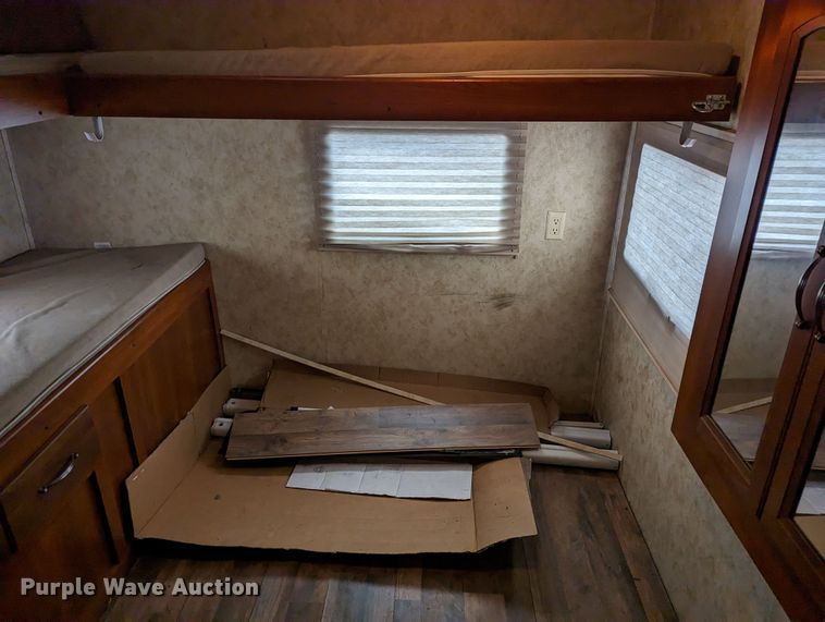 image for item MJ9238 2011 Keystone Cougar CG31SQB11  camper