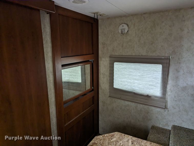 image for item MJ9238 2011 Keystone Cougar CG31SQB11  camper