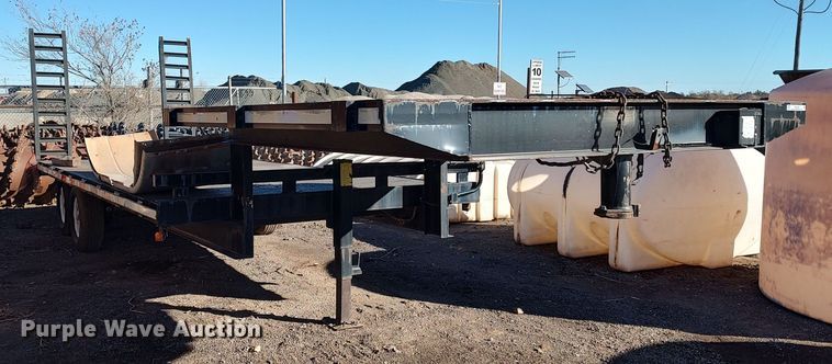 image for item MJ9280 2001 International  drop deck equipment trailer