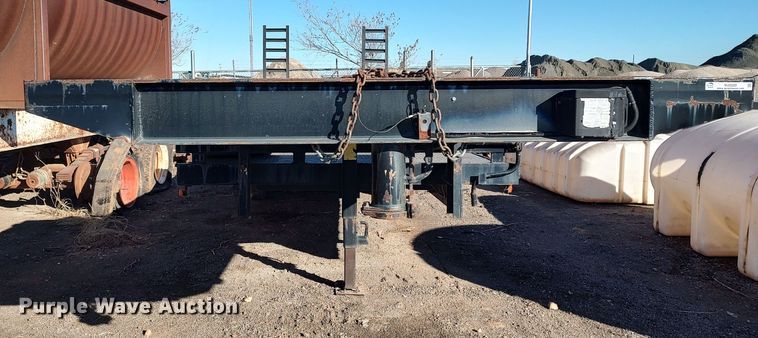 image for item MJ9280 2001 International  drop deck equipment trailer